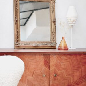 Miroir ancien en bois à moulures dorées