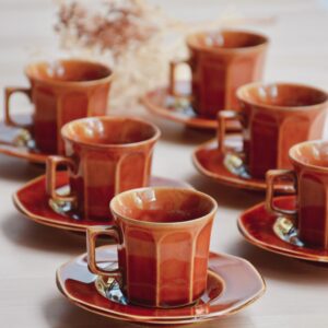 6 tasses à expresso avec soucoupes