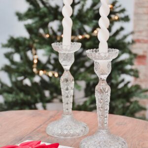 Duo de bougeoirs en verre ciselé